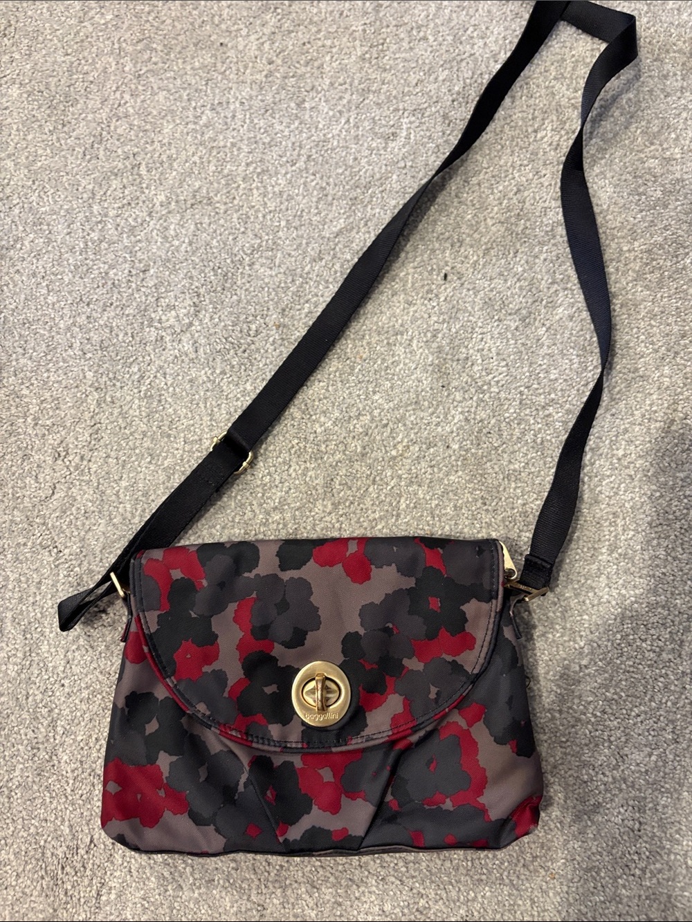 Women’s Crossbody Bag in Red & Black Floral/Camo Print - Baggallini